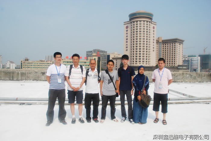 台湾学员、马来西亚学员、印尼学员和两位笔记本讲师留影