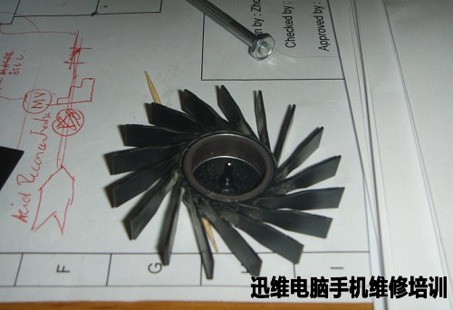 宏基笔记本电脑4741g拆机清灰