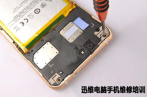 智能手机蓝魔Mos1拆机图文并茂!