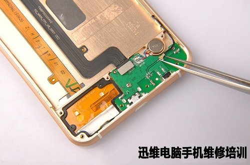 智能手机蓝魔Mos1拆机图文并茂!