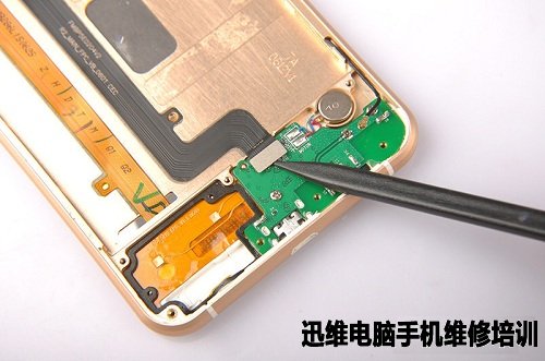 智能手机蓝魔Mos1拆机图文并茂!
