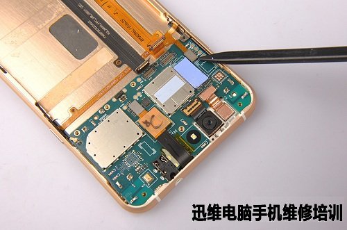 智能手机蓝魔Mos1拆机图文并茂!