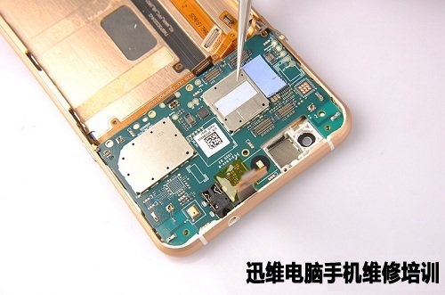 智能手机蓝魔Mos1拆机图文并茂!