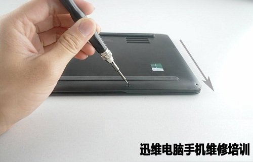 雷蛇灵刃内部结构如何 雷蛇razer Blade Stealth灵刃拆机图解 电脑维修培训 手机维修培训 笔记本维修培训 安卓手机维修 培训 迅维职业技能培训中心