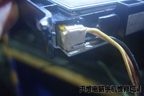 一台优派24寸显示器换背光维修一例