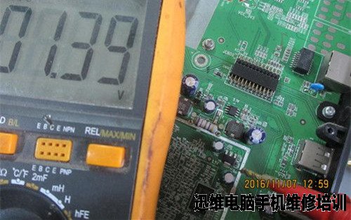 创维液晶电视32E60HR二次不开机检修