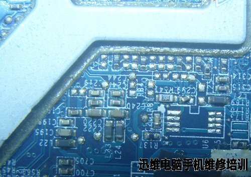HP G42笔记本通电黑屏故障维修