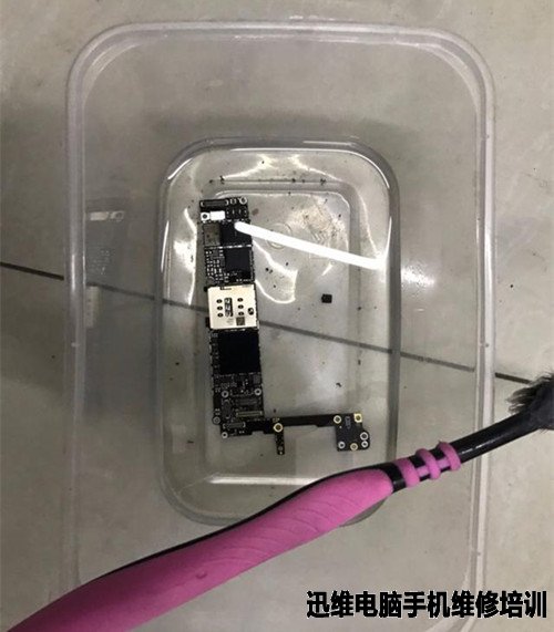 iPhone6S进水不开机维修思路
