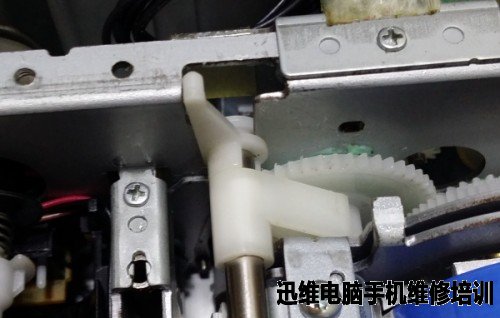 索尼热升华照片打印机出图只有一条图像带故障维修