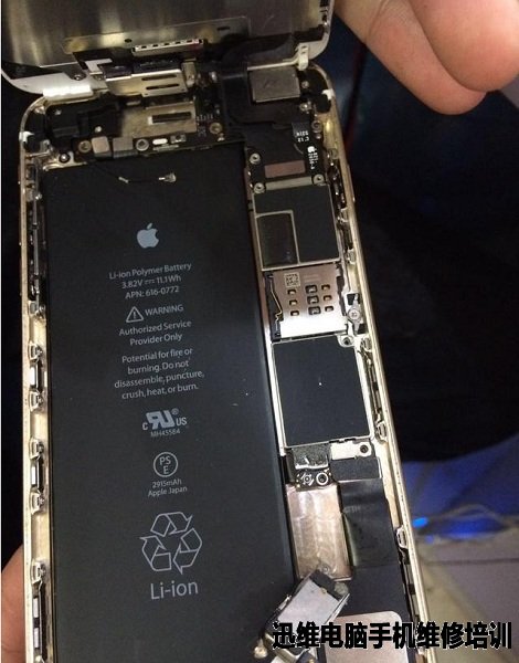 iPhone6 PLus 开机定在60mA 无显示黑屏维修 图4