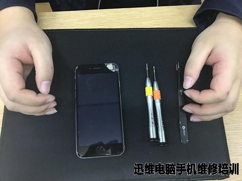 iPhone6屏幕损坏换屏维修一例