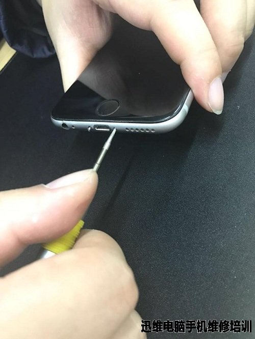 iPhone6屏幕损坏换屏维修一例