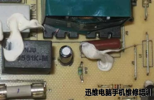 TCL L32M16开机指示灯不亮 无光栅无伴音维修 图5