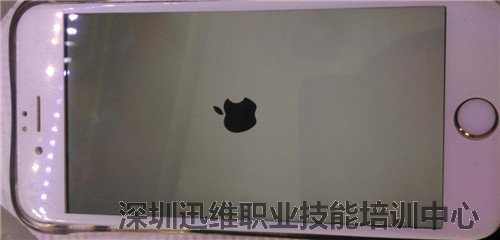 iPhone 6手机开机灰屏重启维修 图