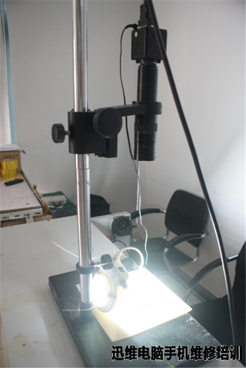 三目显微镜和数电子显微镜