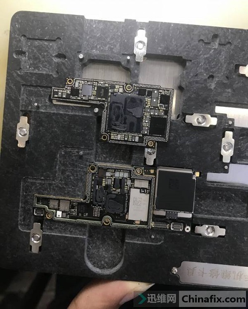 iPhone X摔后手机触摸屏失灵维修　图3