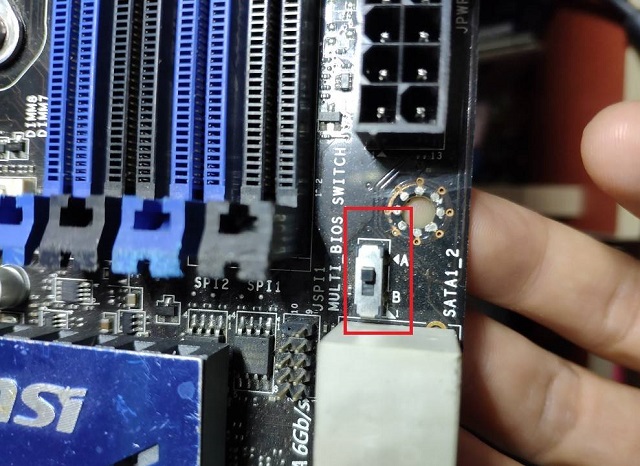 微星高端主板X79A-GD45掉电重启通病维修
