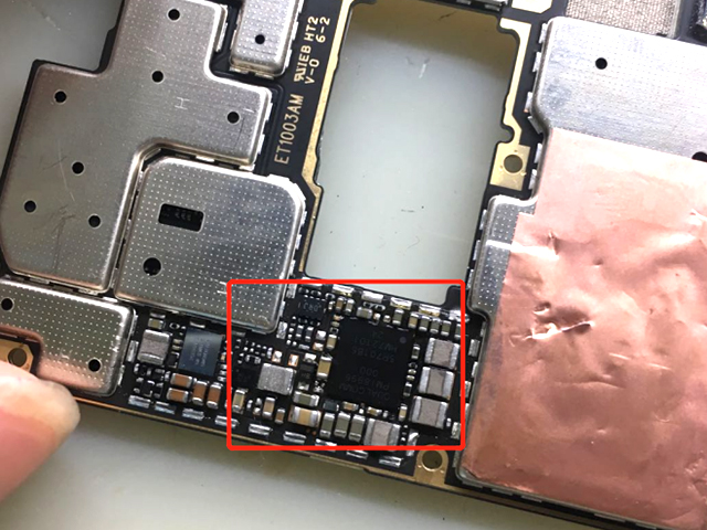 重摔vivo Xplay6手机不开机，主板变形芯片碎裂故障维修 图2