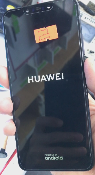 华为nova3手机进水屏幕有显示无灯光维修 图4