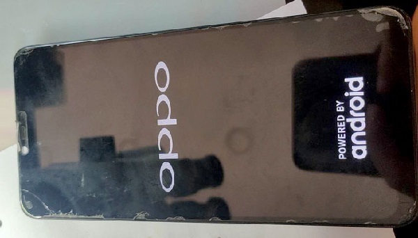OPP0 A5进水手机开机卡LOGO，有显示无背光维修 图10