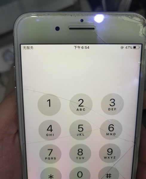iPhone 8P摔后手机无服务，不能接打电话维修 图1