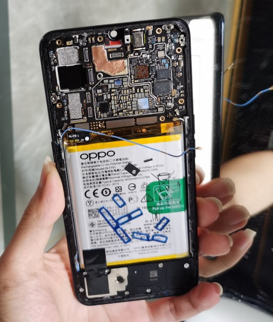 OPPO Reno3手机插卡无服务维修 图1