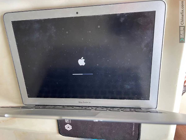 苹果MacBook Air A1466笔记本无法启动维修 图1