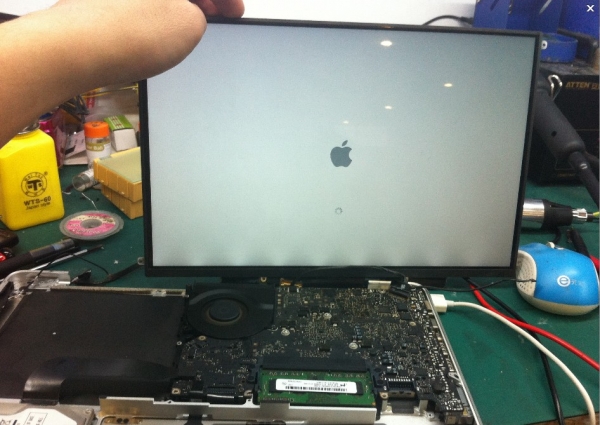 苹果A1278 I5暗屏维修