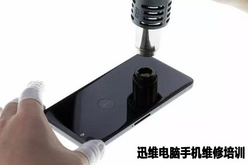 锤子手机t2做工良好 拆解简易