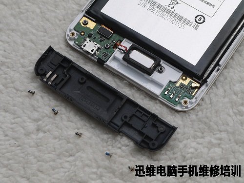 呛口红辣椒手机NX-Plus做工怎么样?拆机便知