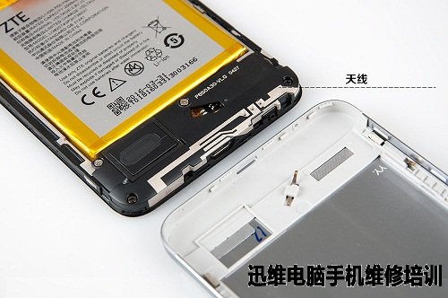 国民手机:中兴Blade A2拆机图解