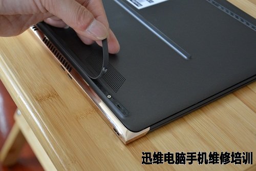 惠普Spectre 13幽灵本全面拆解!