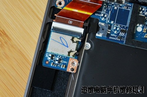 惠普Spectre 13幽灵本全面拆解!
