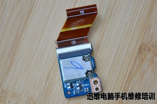 惠普Spectre 13幽灵本全面拆解!