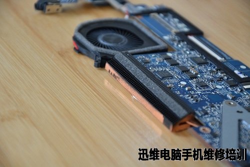 惠普Spectre 13幽灵本全面拆解!