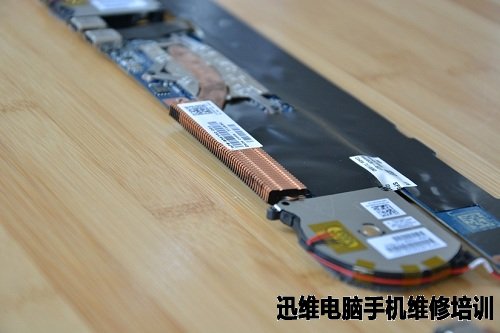 惠普Spectre 13幽灵本全面拆解!