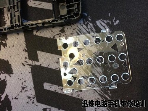 为了纪念诺基亚我把它拆了,没想到发现了秘密!