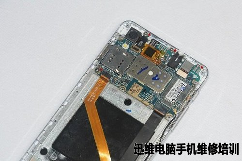 平凡的小辣椒:小辣椒S3手机拆机详解!