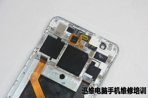平凡的小辣椒:小辣椒S3手机拆机详解!