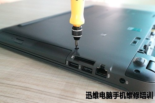 惠普星球大战:Star Wars 15-an005TX笔记本拆解!