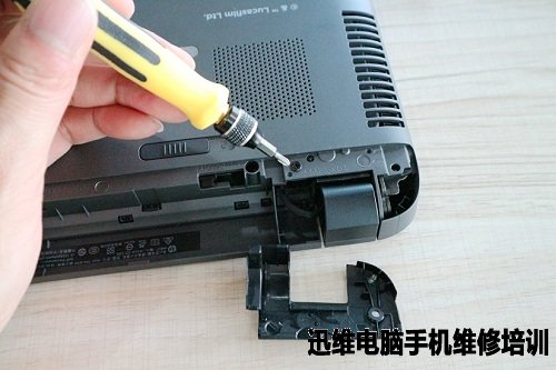 惠普星球大战:Star Wars 15-an005TX笔记本拆解!