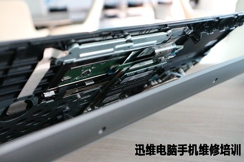 惠普星球大战:Star Wars 15-an005TX笔记本拆解!