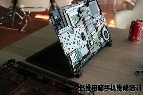 惠普星球大战:Star Wars 15-an005TX笔记本拆解!