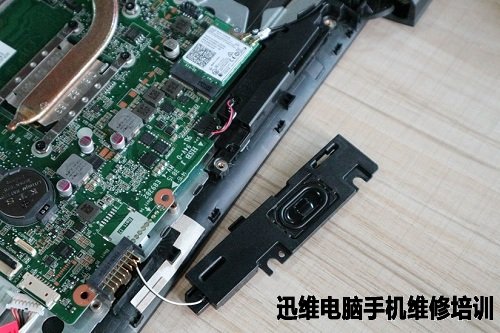 惠普星球大战:Star Wars 15-an005TX笔记本拆解!
