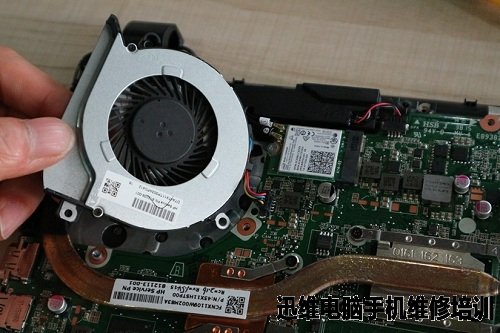 惠普星球大战:Star Wars 15-an005TX笔记本拆解!