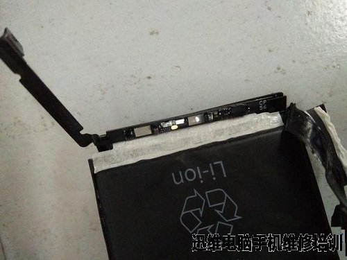 iPhone6电量至40%自动关机拆机换电池过程如下: