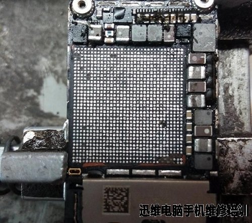 iPhone6 摔虚焊CPU 灰屏重启故障维修 图1