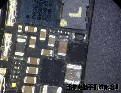 iPhone5S 开机不显示维修 图1