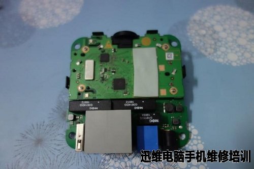 华为荣耀路由Pro完美拆机!