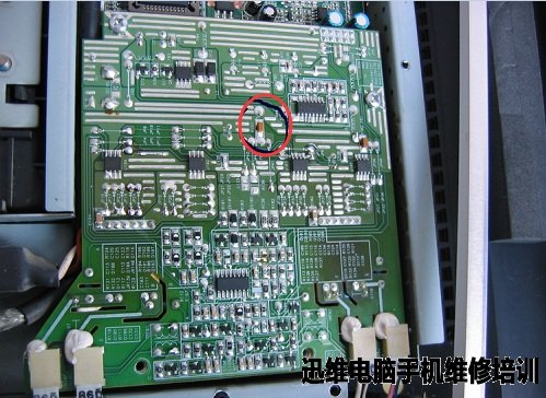 联想LXM-L17CH2液晶显示器黑屏故障维修 图3